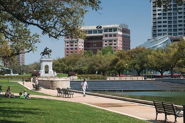 Museum_District_-_statue_ZAZA.jpg